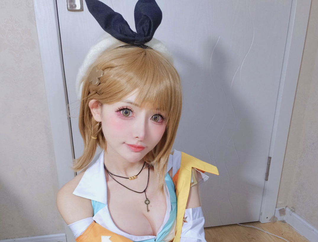 紫氯氯在COSPLAY中还有哪些令人印象深刻的作品？