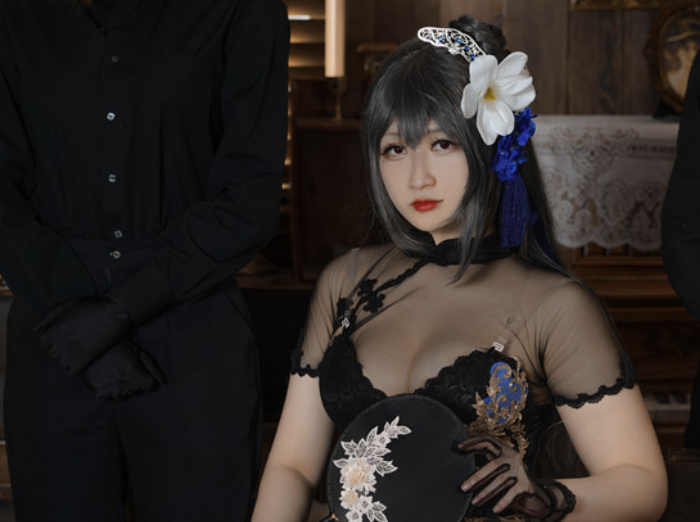 Zyra秋：魅力四射的COSER，让你一见倾心！