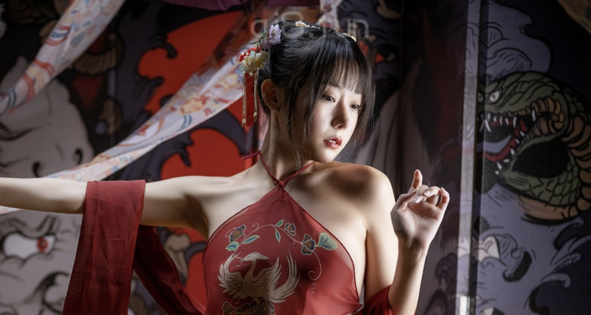 香草喵露露:粉白裙子下的职场魅力