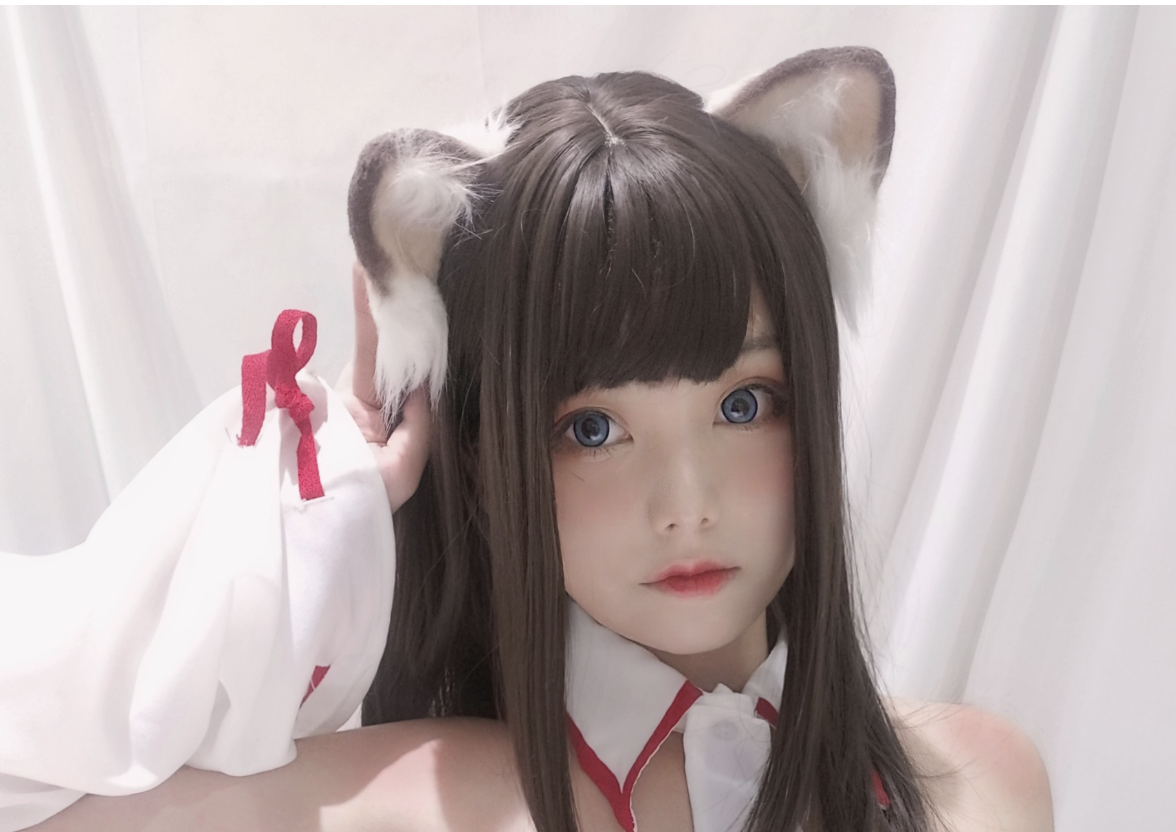 巫女小狐狸的魅力：蜜汁猫裘的二次元新形象