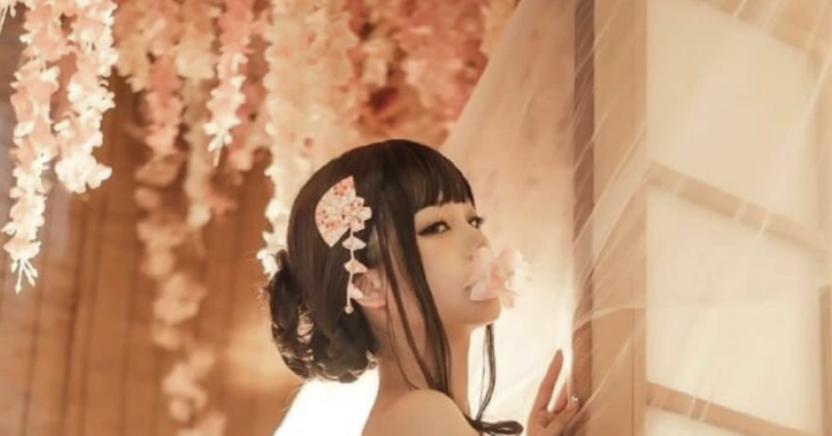 蜜汁猫裘新作:樱浴和服cosplay惊艳亮相,挑战传统审美!