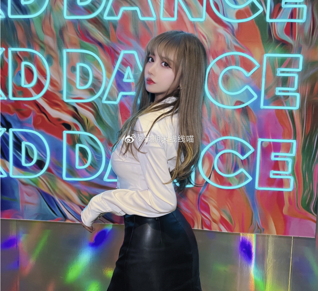 网络红人过期米线线喵的COSPLAY魅力与艺术之旅