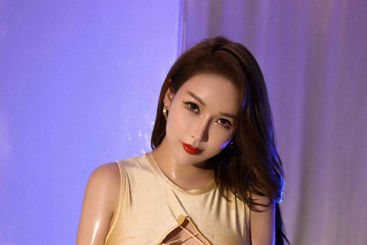 尤妮丝Egg：现代“杨贵妃”的多彩魅力人生