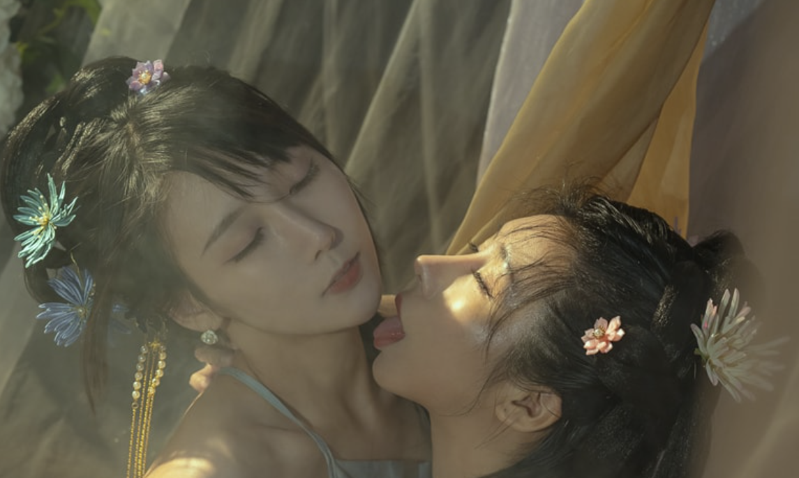 重庆才女云溪溪:摄影师与Coser的双重魅力