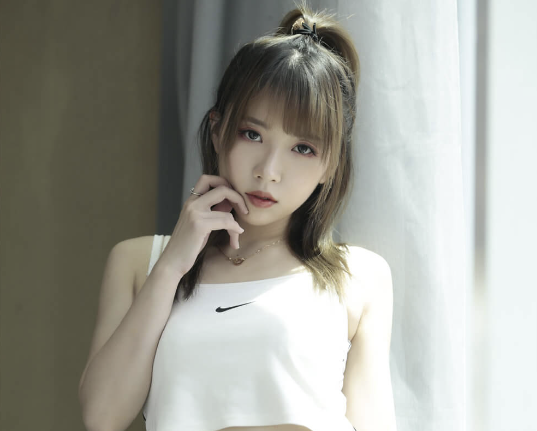 小女巫露娜牛仔小裤，cos的锡兰红茶