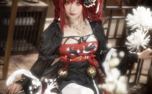 COSPLAY新星@紫氯氯:揭秘其颜值与才华背后的火爆秘诀