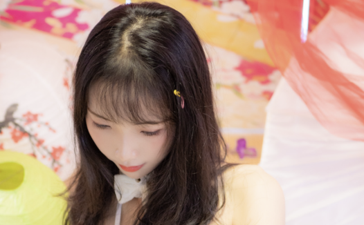 西呱呀呀呀的白猫咪内衣秀:性感与可爱的双重魅力